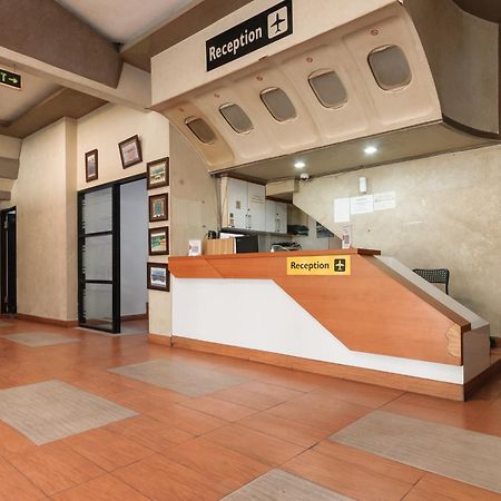 Готель Reddoorz Near Mandaya Royal Hospital Puri Тангеранг Екстер'єр фото