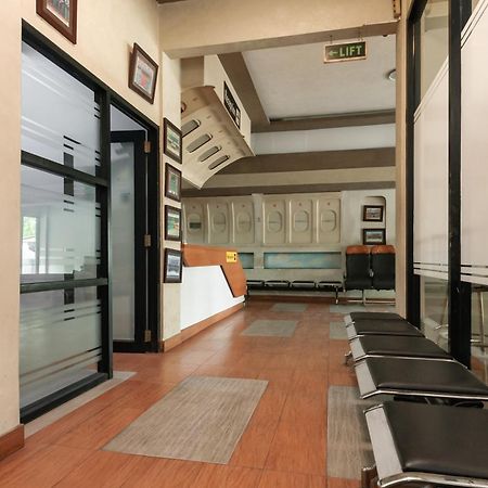 Готель Reddoorz Near Mandaya Royal Hospital Puri Тангеранг Екстер'єр фото