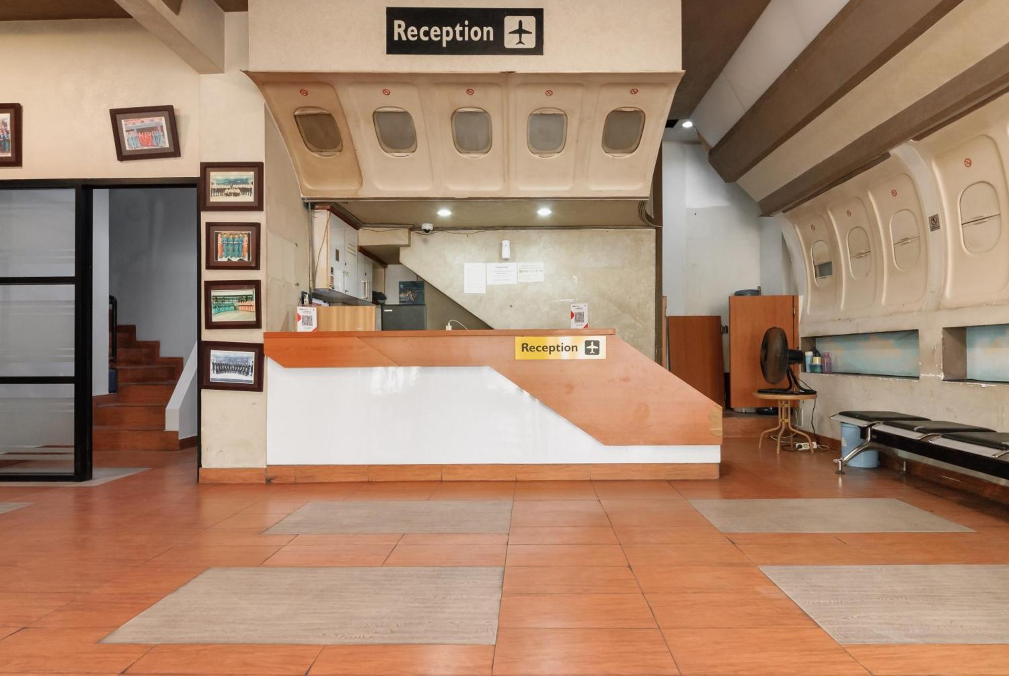 Готель Reddoorz Near Mandaya Royal Hospital Puri Тангеранг Екстер'єр фото
